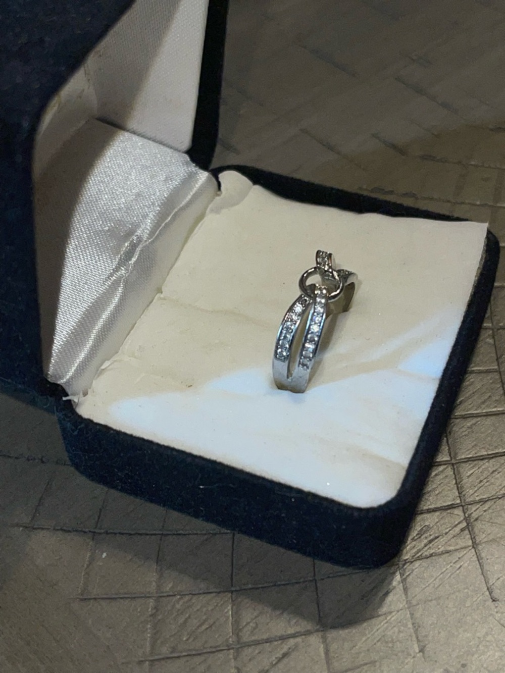 1 ring - Picture 2 of 2